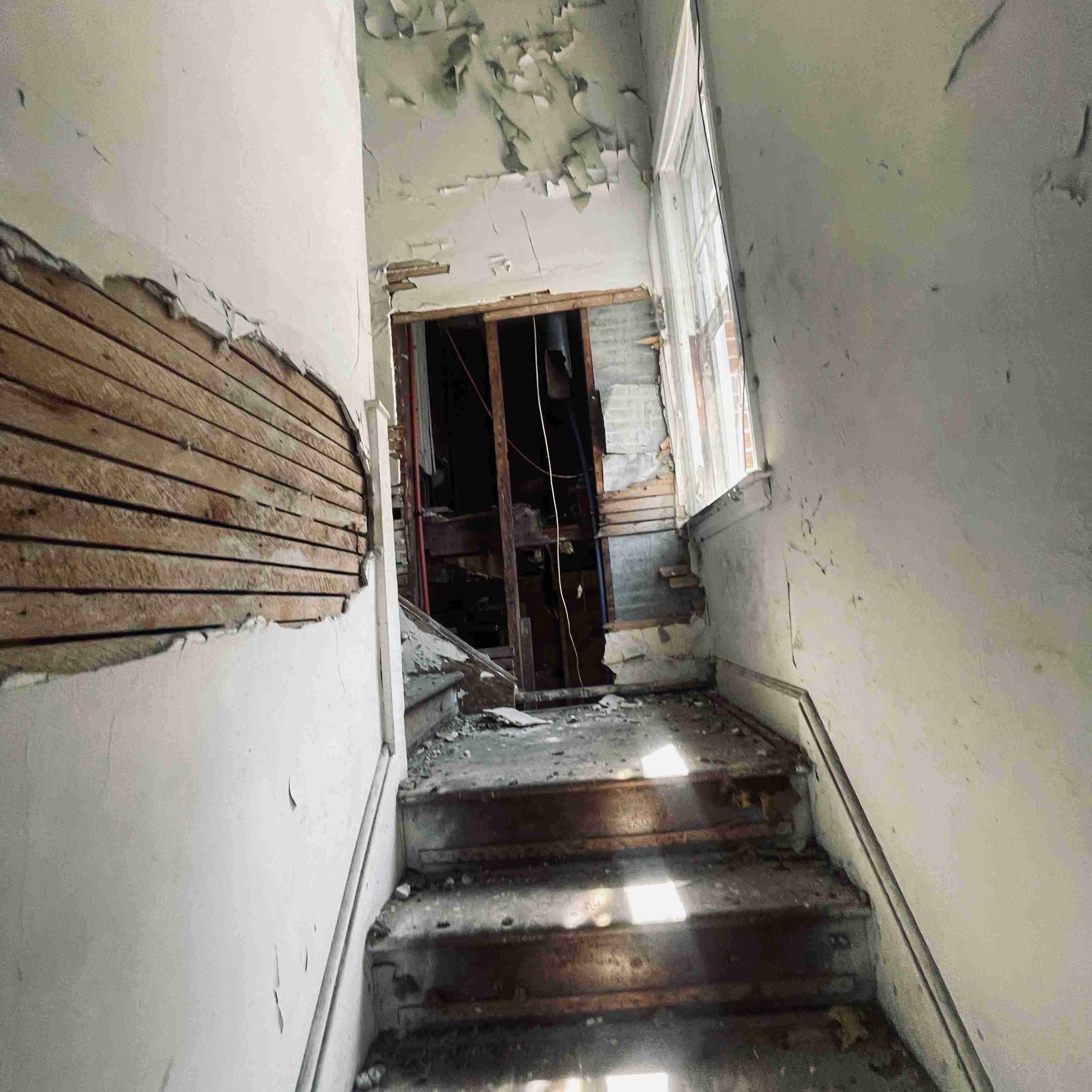 14910 Robson (29).jpg